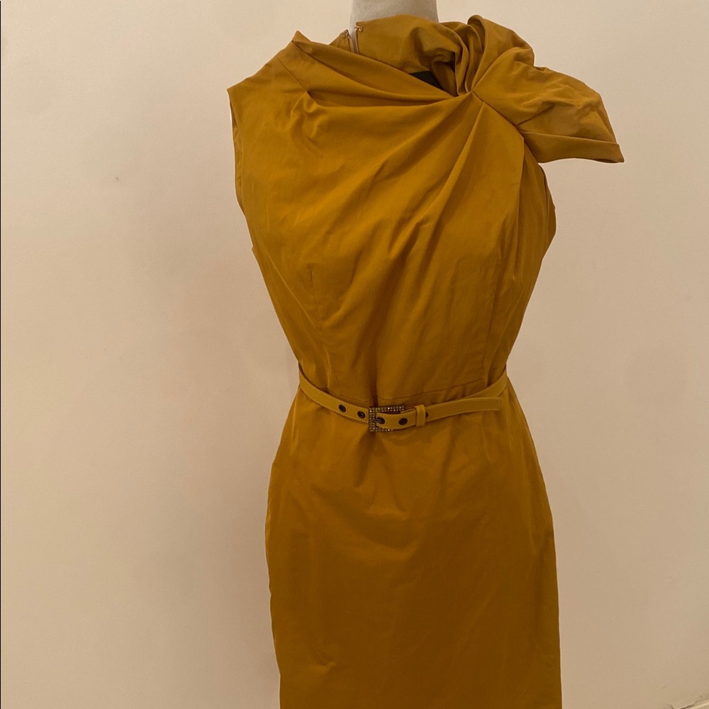 ST JOHN  Mustard Belted Sheath Dress Knee Length Elegant Designer Classic SIZE 4